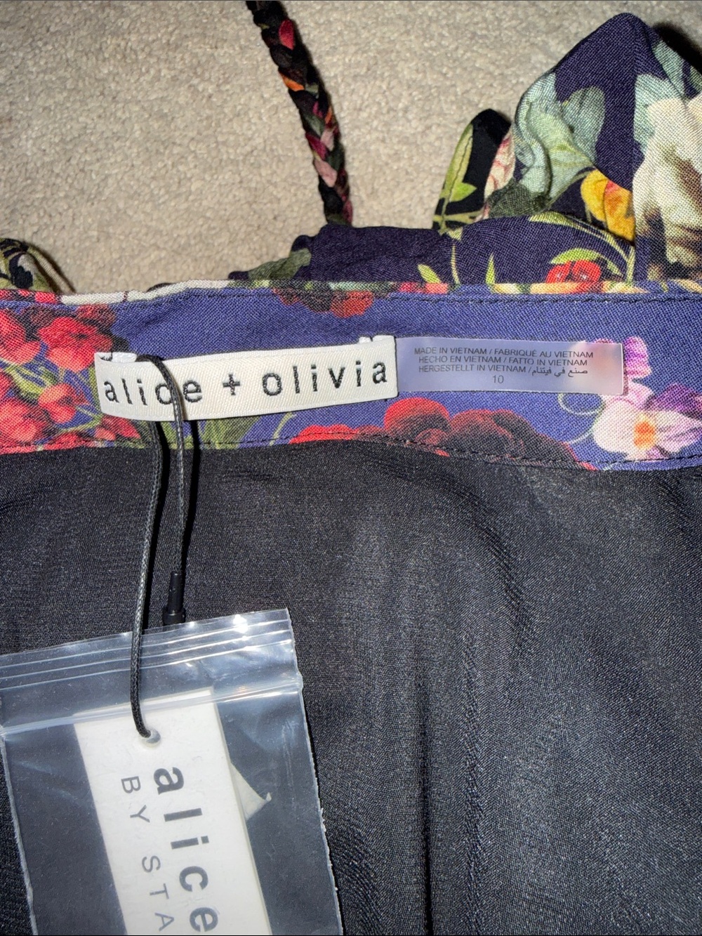 ALICE + OLIVIA Antonette Floral Balloon-Sleeve Minidress size 10 NWT - Picture 9 of 9